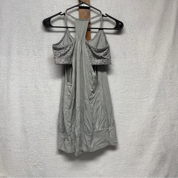 Lululemon No Limits Tank in Silver Spoon‎ / Petite Fleur Silver Spoon Size 6 - Picture 6 of 10